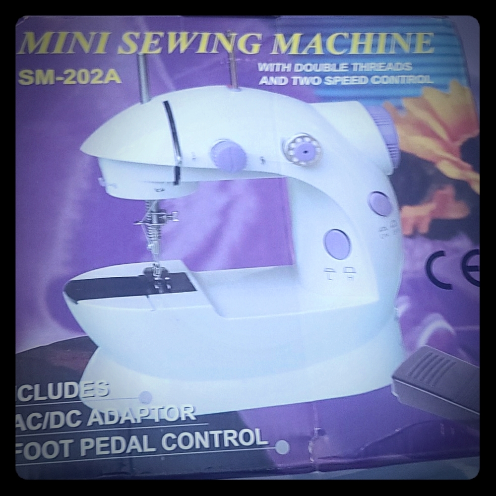 Mini sewing machine